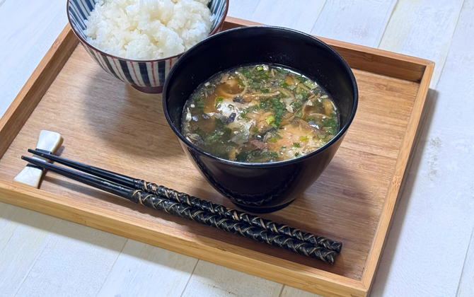 お湯を注ぐだけ!さば水煮の即席みそ汁